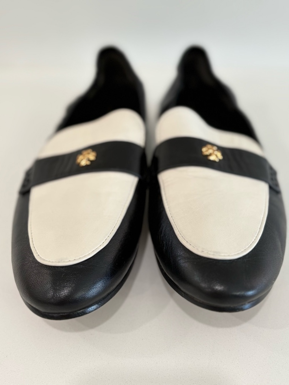 Tory Burch Leather Ballet Loafer – Size 8